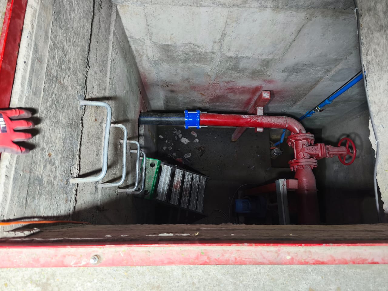 Reparación sanitaria ejecutada en cámara técnica